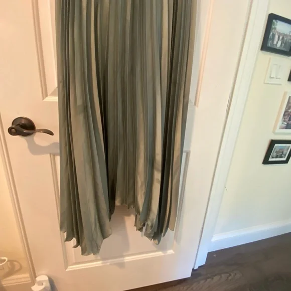 Abercrombie & Fitch Pleated Midi Dress, Sage green - Picture 3 of 5